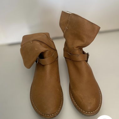 Bottines en cuir marron avec boucle