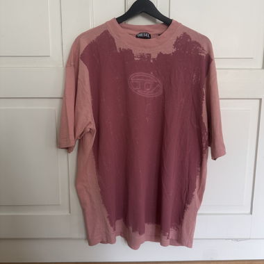 T-shirt Diesel Oversized grafica rosa polveroso