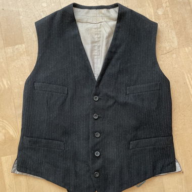 Gilet de costume noir rayé