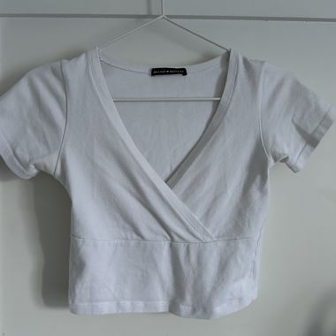 BRANDY MELVILLE CROP TOP