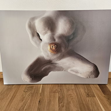 Tableau, statue Gaïa enceinte en argile sur toile