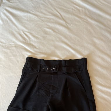Short noir
