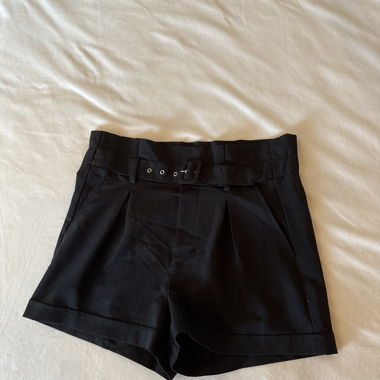 Schwarze Shorts