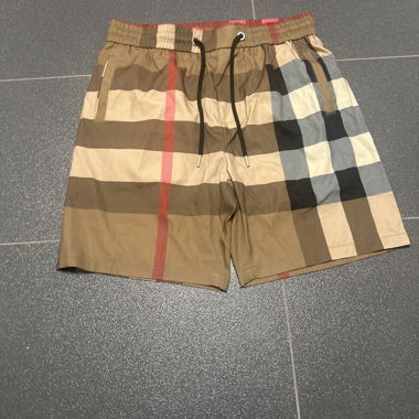 Short de bain à carreaux
