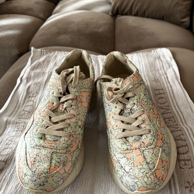 Gucci sneakers