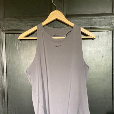 Sport Top (Nike)