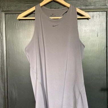 Sport Top (Nike)