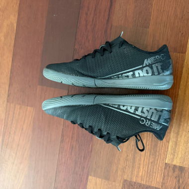 Chaussures de salle Nike Mercurial
