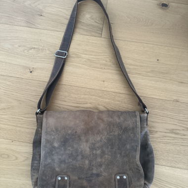Leder Umhaengetasche