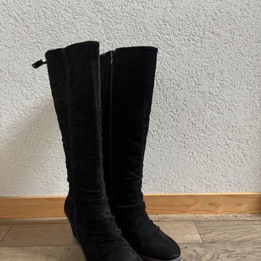 Tosca blu - Hohe Schwarze Stiefel mit Keilabsatz