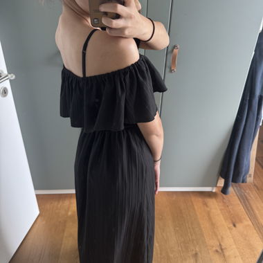 Black Off-Shoulder Maxi Dress