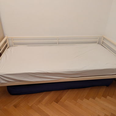 Lit simple, cadre métallique crème (avec matelas)
