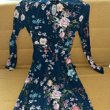 Elegant Floral Long-Sleeve Dress – Chic & Feminine