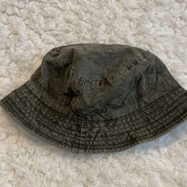 Bucket hat 