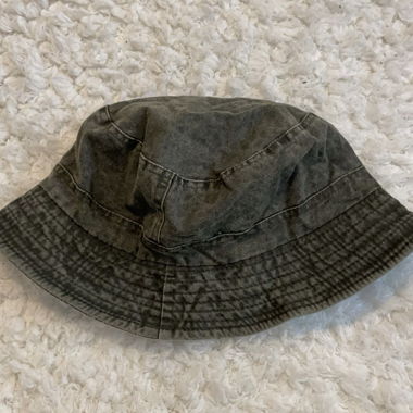 Bucket hat 