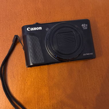 Canon SX740 HS
