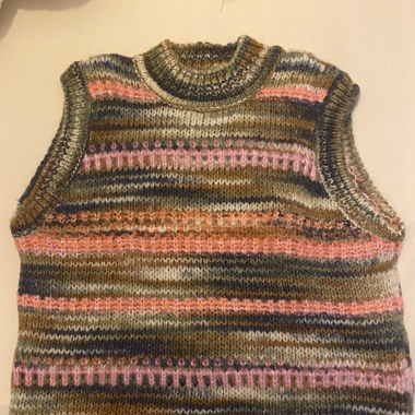Vest / Sleeveless Sweater