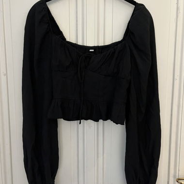 Black cropped top with long sleeves