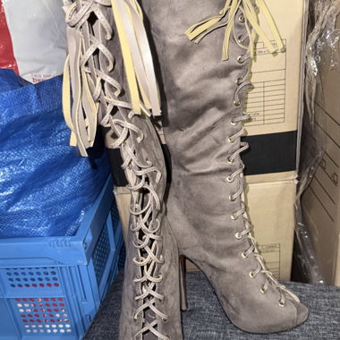 Khaki Overknee-Schnürstiefel mit Absatz