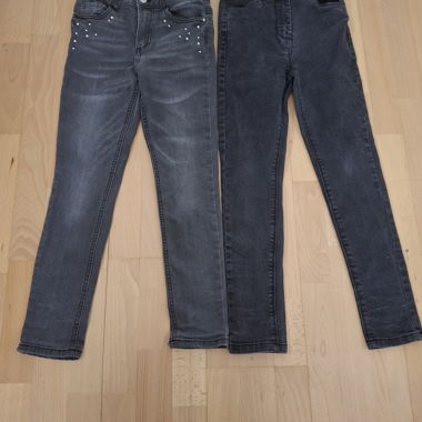 2 pantaloni neri 8 anni
