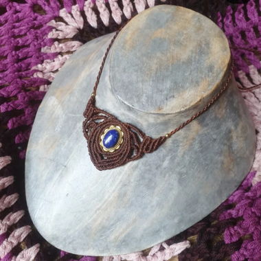 Handgefertigte Lapislazuli-Anhänger Kette