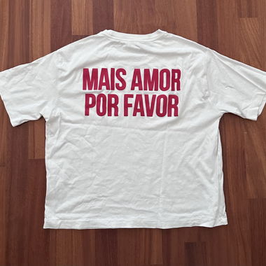 T-shirt ZARA "Mais Amor Por Favor" (L)