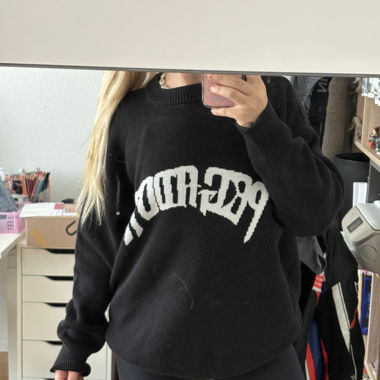 Pegador Knit Sweater, Size L