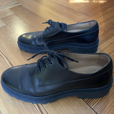 Schwarze Schnürschuhe von APC
