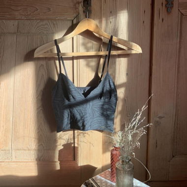 Top Cami nero corto