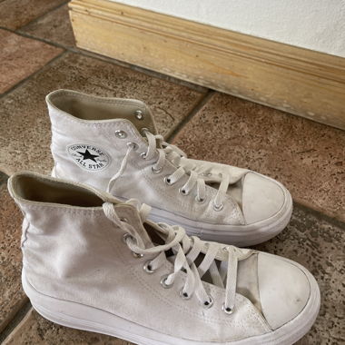Converse blanches compensées 