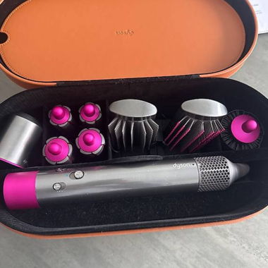 Dyson hair styler set with attachments
