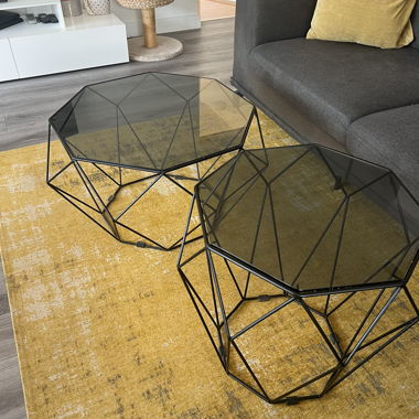 Set mit geometrischen Couchtischen