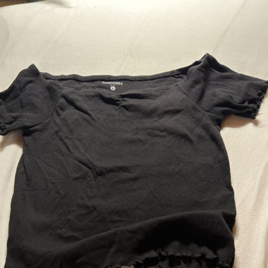 Schwarzes Top