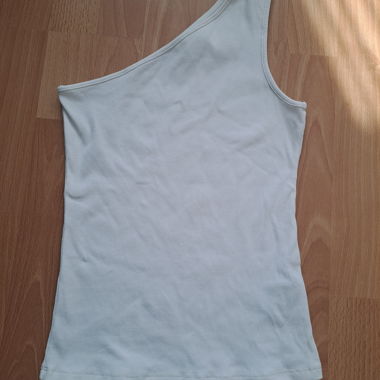 Ein-Schulter-Rippentop