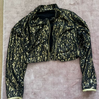 Veste courte à sequins
