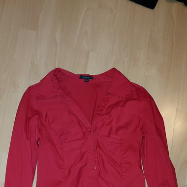 Rote Bluse