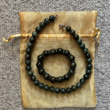Jade necklace & bracelet set
