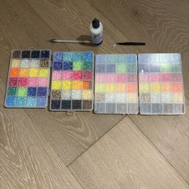 Glitter stones for lots of crafting fun!