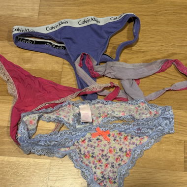 Lot de 4 tongs Calvin Klein x Victoria’s Secret pour femmes