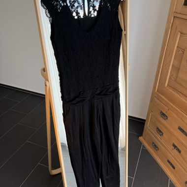 Langer Spitzenjumpsuit black