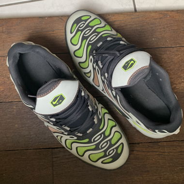 Nike Air Max Plus Drift Light Silber-Volt