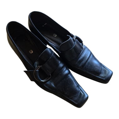 Black loafers with block heel and square toe 90s