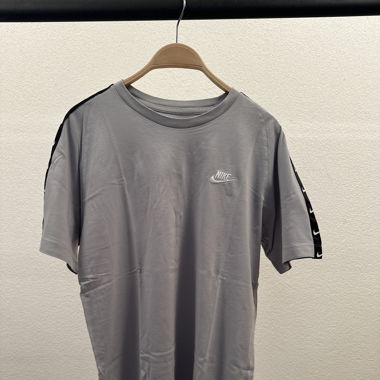 T-shirt Nike
