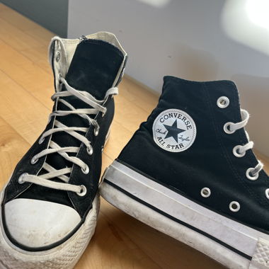 Converse black