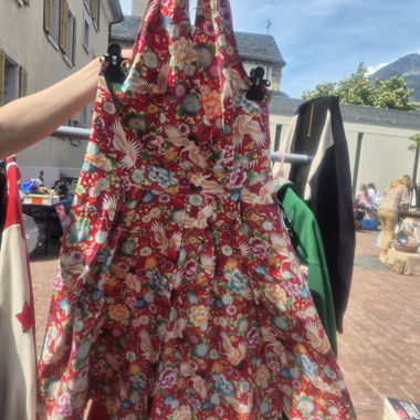 Robe à fleurs rouge XL