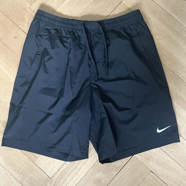 Nike Performance kurze Sporthose