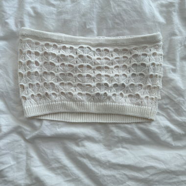 Top a fascia bianco all'uncinetto