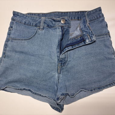 Shorts in denim