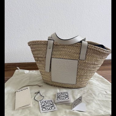Loewe Shopper aus Stroh