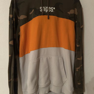 Snipes Hoodie in mimetico, arancione e bianco